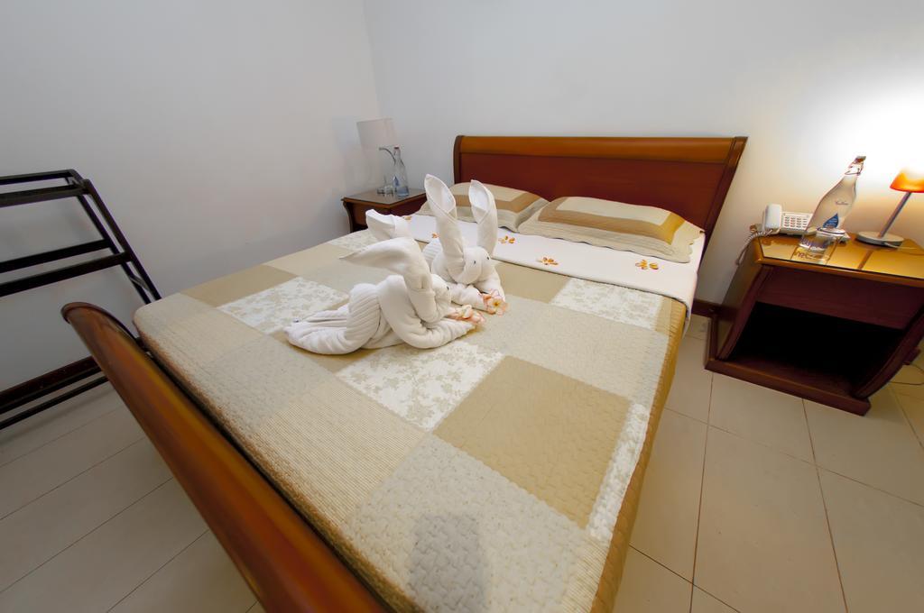 Hotel Villa Viana Marawila Room photo